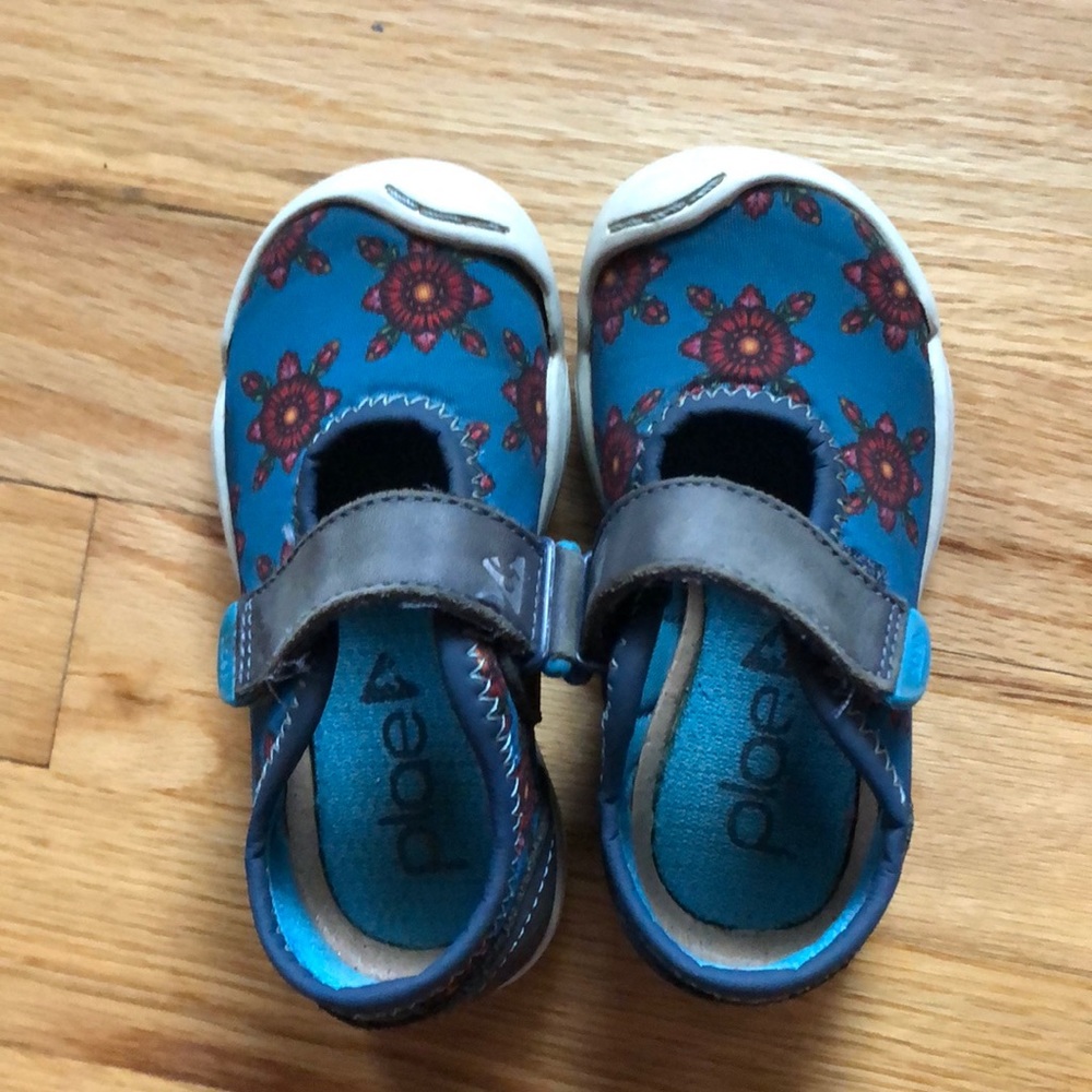 Plae Mary Janes
